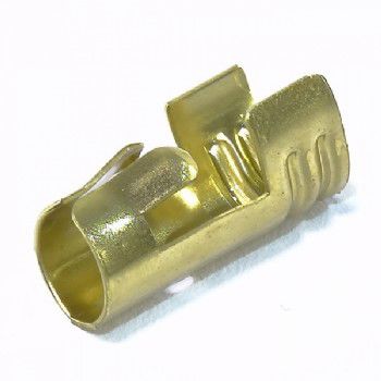 Spark plug cable connections