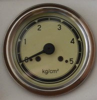 Oil pressure gauge 0-5 Bar. Ø 60 mm