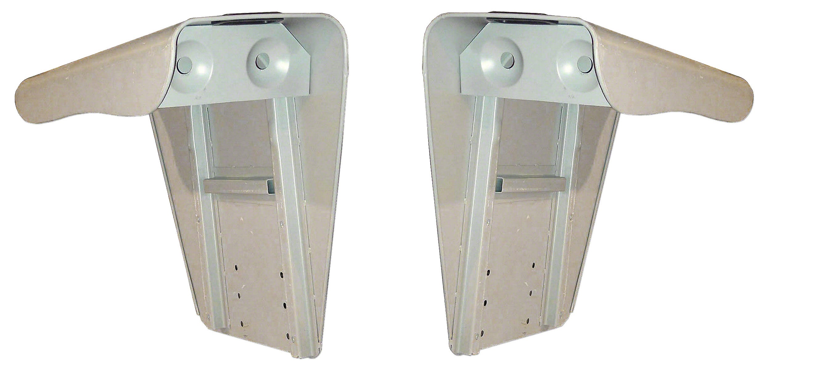 Pair of flat top fenders IHC 06 & 66 serie
