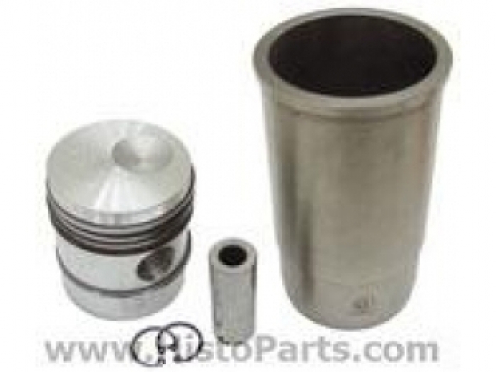Piston ring and liner set Mc Cormick D-serie 82.55 mm bore
