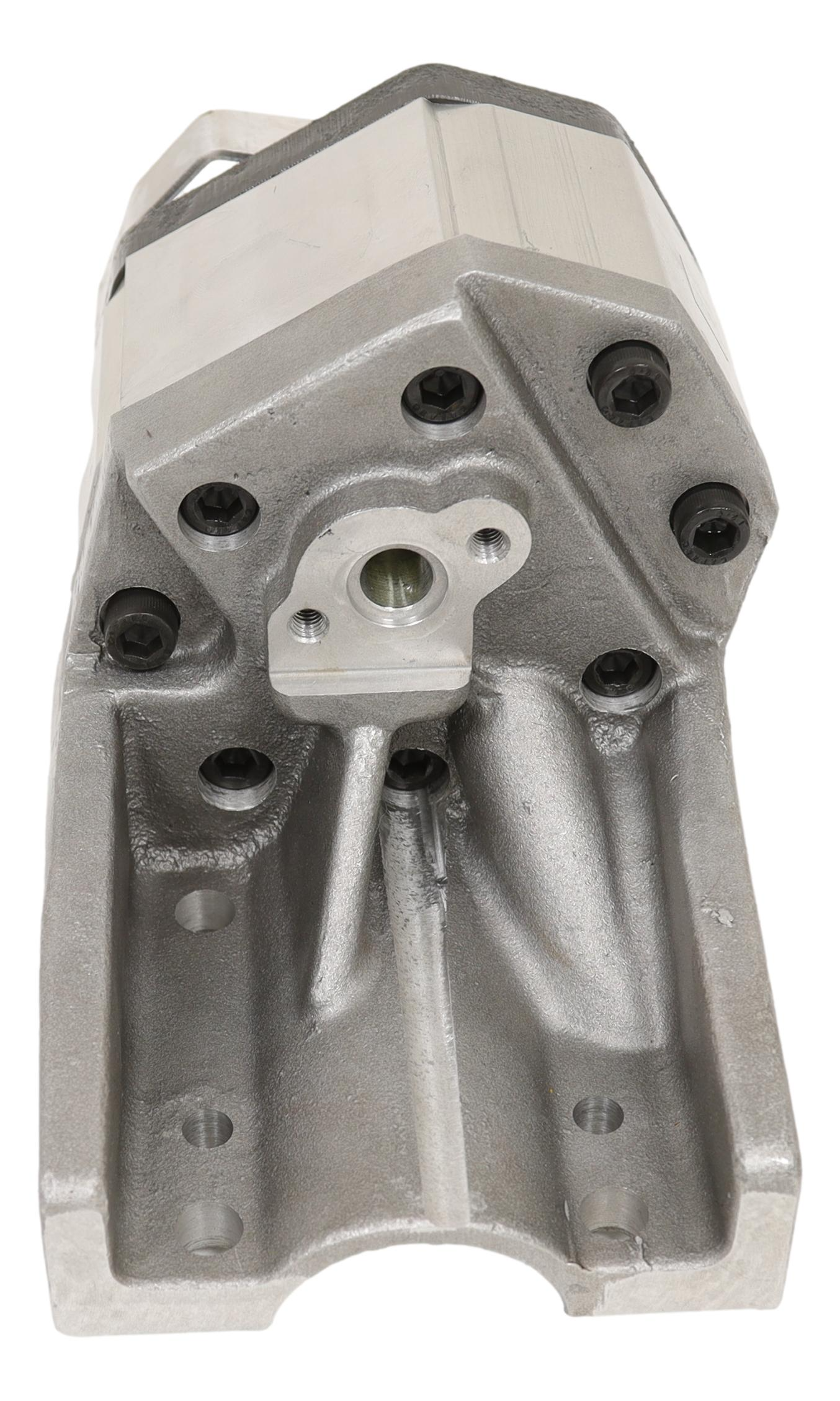 Hydraulic pump, Fordson Major in detail