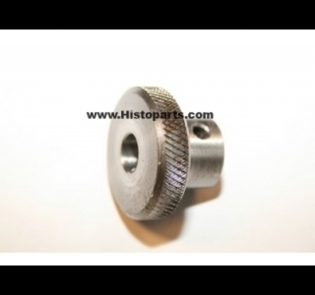 Nuffield shaped lock up shaft knob.