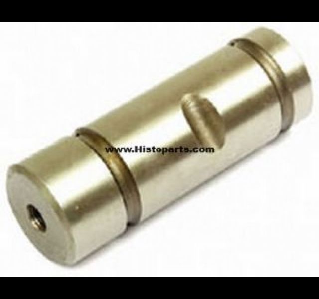 Vertical steering arm centre shaft