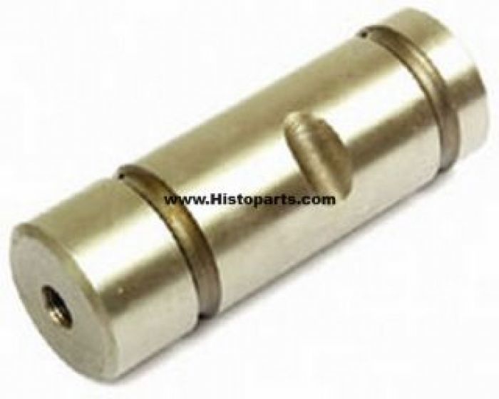 Vertical steering arm centre shaft