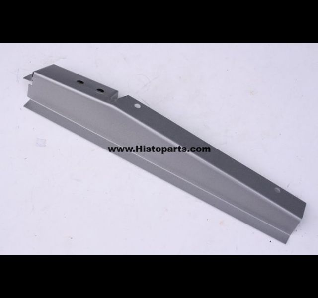 Zijpaneel, links. voor-grille Massey Ferguson 135