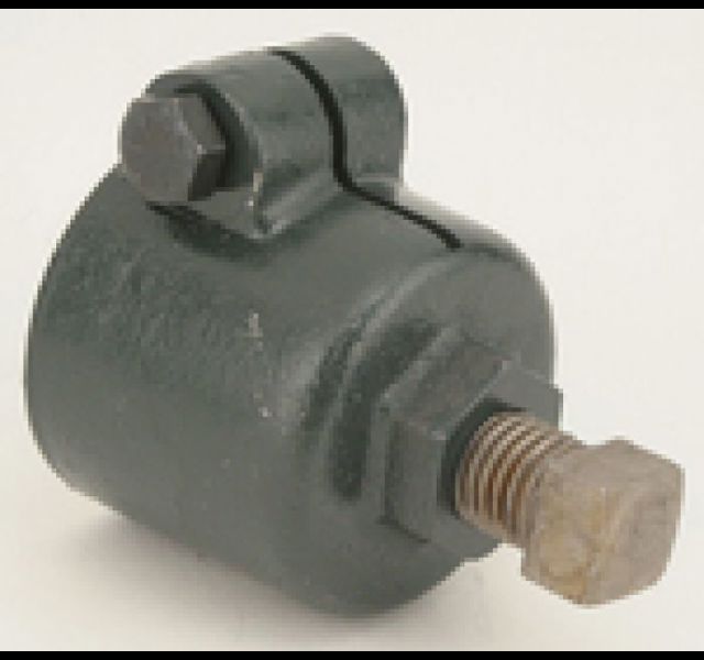 Rear wheel hub puller. T-Ford