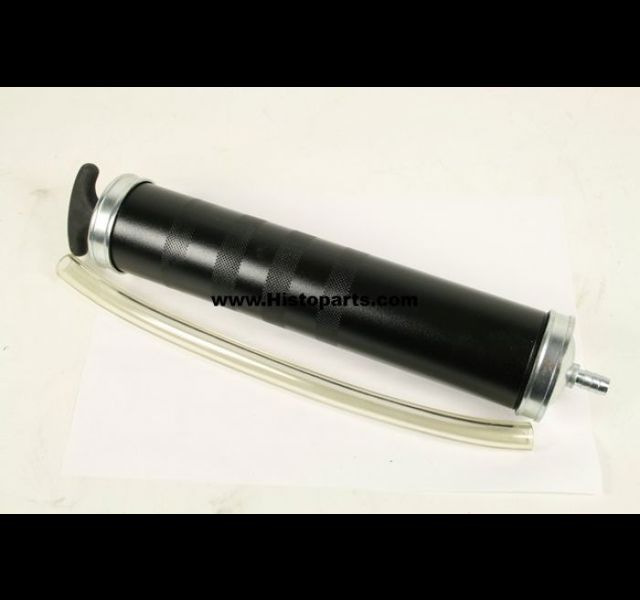 Rear axle oil suction gun for T-Ford