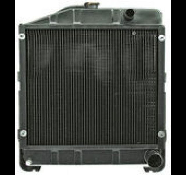 Radiateur International 523 en 33 serie