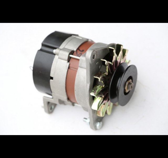 Alternator 12V. 32 A