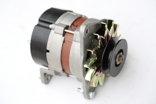 Alternator 12V. 32 A