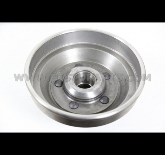 Frontwheel hub with brakedrum. A-Ford Histoparts