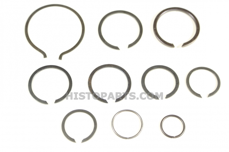 Transmissie veerring en clip set. Massey Ferguson
