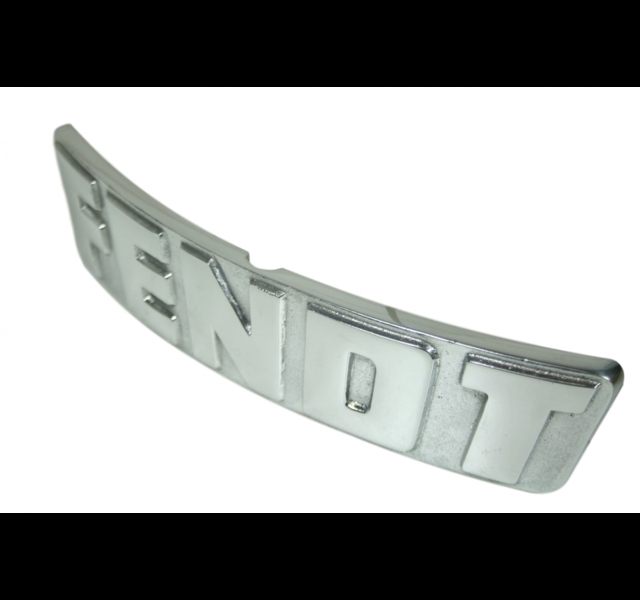 Fendt. Bonnet badge