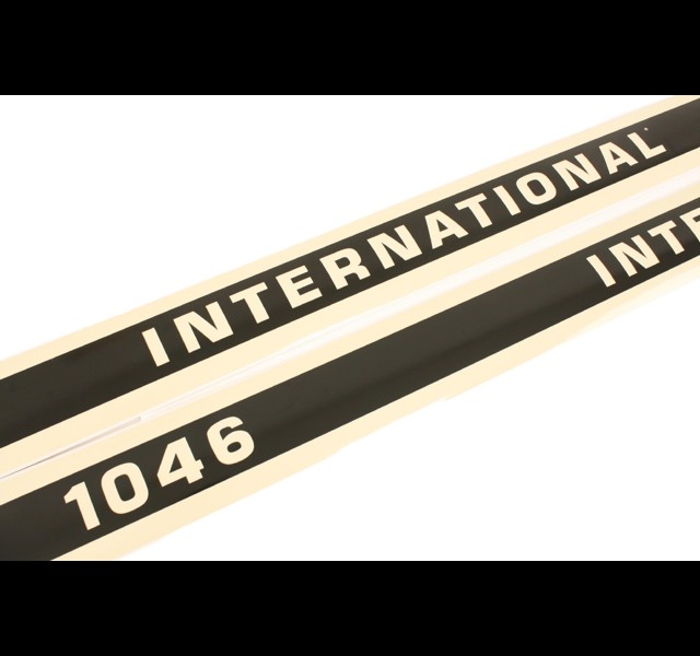 International 1046, Bonnet Decal set
