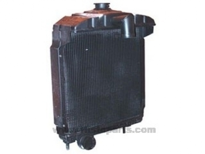 Radiateur Farmall met waterpomp