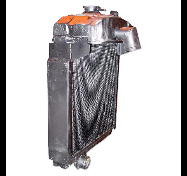 Radiateur Farmall met waterpomp Histoparts