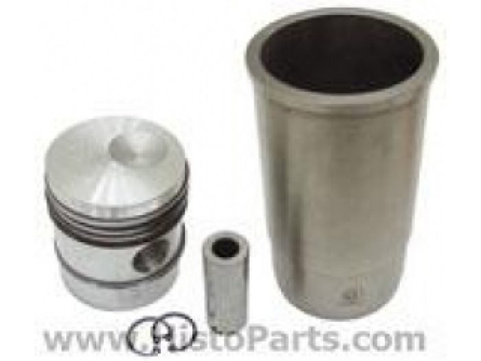Piston ring and liner set Mc Cormick D-serie